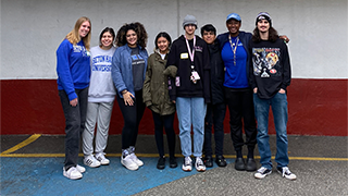 student volunteers supporting st.francis inn 