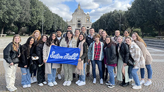 A group of Seton Hall students studying abroad.