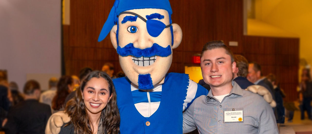 undergrad students with mascot