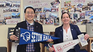 Mary Kate Naatus at Sogang University